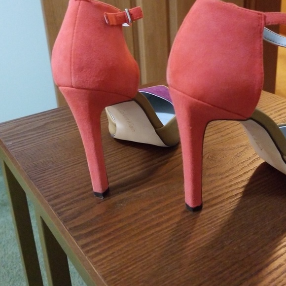 Shoes - Picture 3 of 4